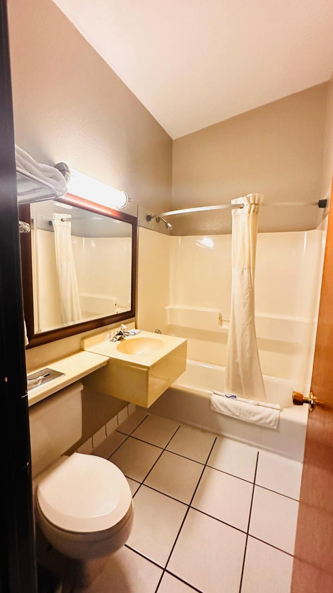 Quality Inn St Paul-Minneapolis-Midway Saint Paul Extérieur photo